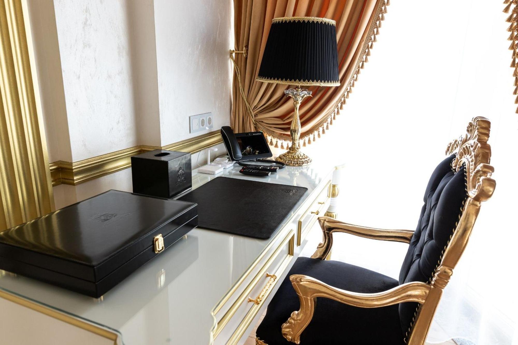 Royal Palace Luxury Hotel And Spa Khmel'nyts'kyy Bilik gambar